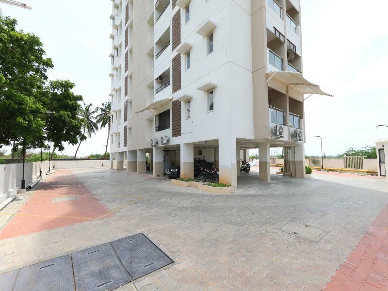 Oyo Flagship 14716 Omr Kelambakkam Hotel Madras Buitenkant foto