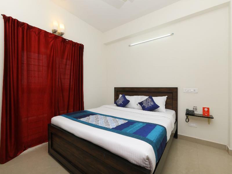 Oyo Flagship 14716 Omr Kelambakkam Hotel Madras Buitenkant foto