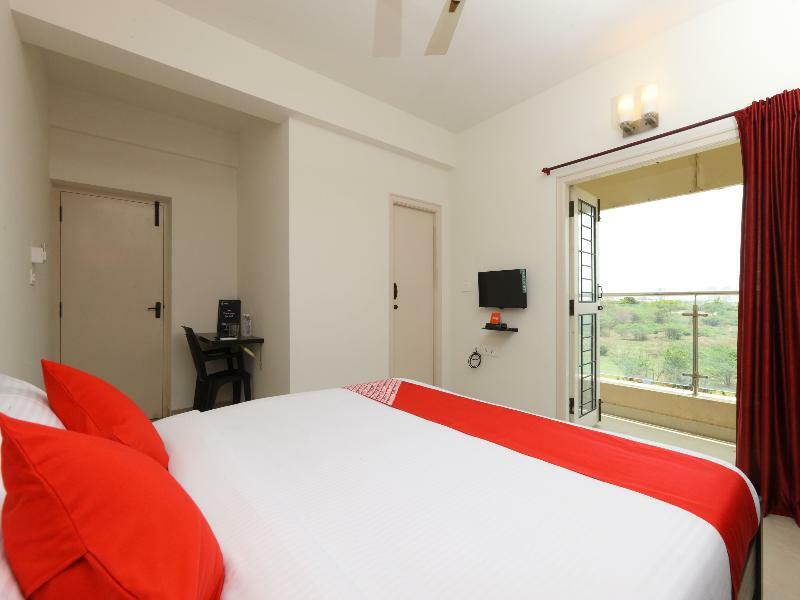 Oyo Flagship 14716 Omr Kelambakkam Hotel Madras Buitenkant foto