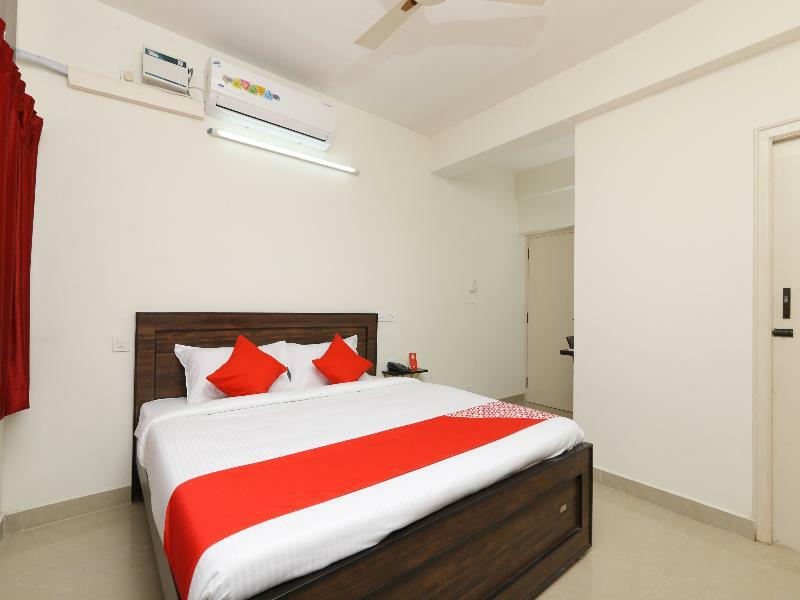Oyo Flagship 14716 Omr Kelambakkam Hotel Madras Buitenkant foto